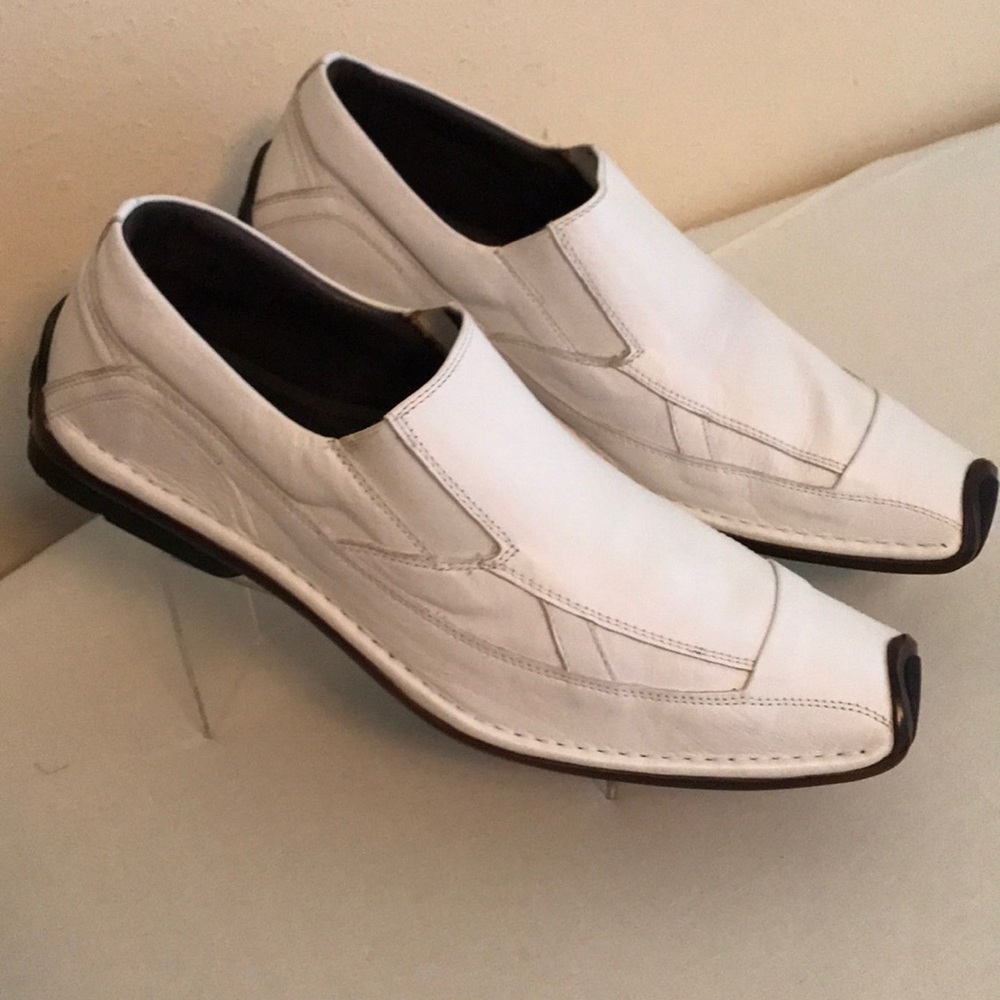 Shoes - Picture 2 of 6